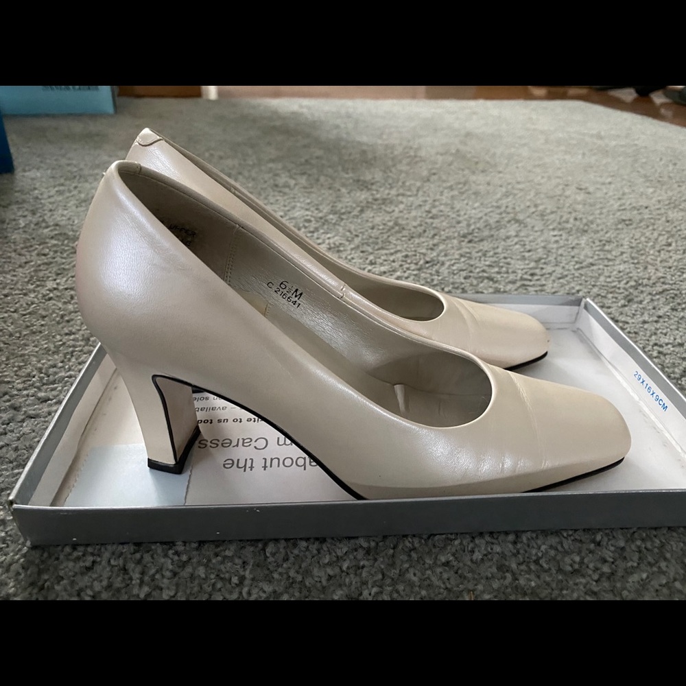 Shimmer Cream Heels